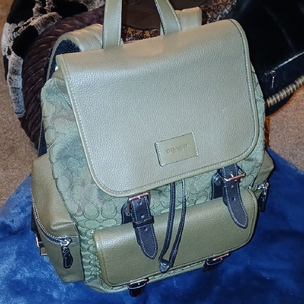 Coach Khaki Green Signature Backpack - Picture 2 of 5